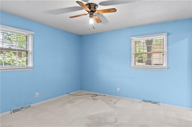 5924 Timberwood Trail, Kernersville, NC 27284