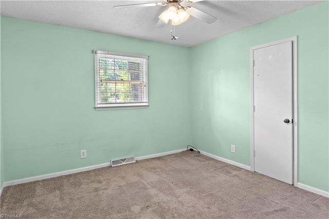 5924 Timberwood Trail, Kernersville, NC 27284