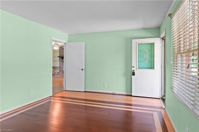 5924 Timberwood Trail, Kernersville, NC 27284