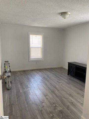 521 Park Street, Inman, SC 29349