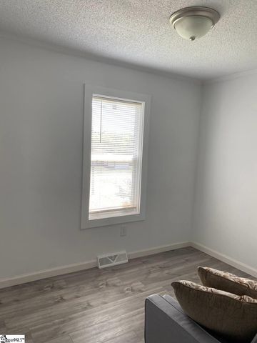 521 Park Street, Inman, SC 29349