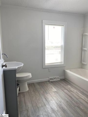 521 Park Street, Inman, SC 29349