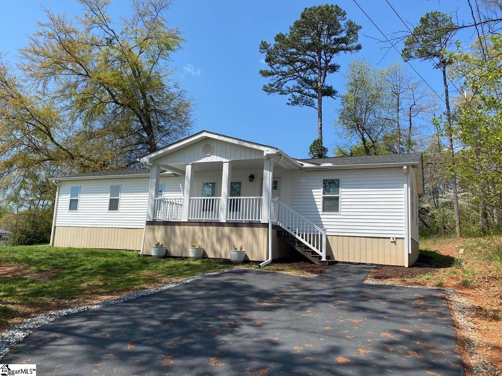 521 Park Street, Inman, SC 29349