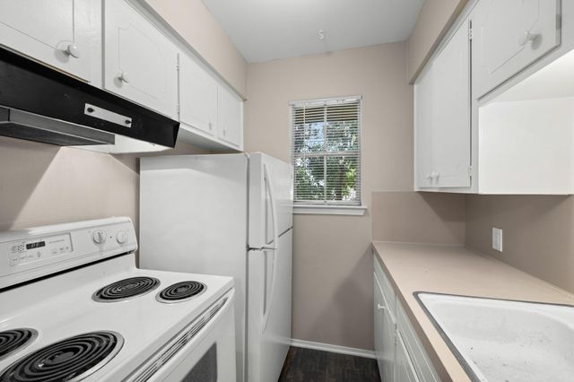 2012 Brun Street E, Houston, TX 77019