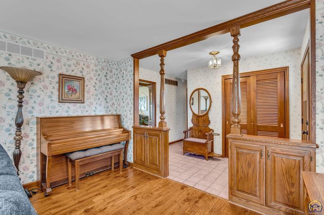 6250 SW 21st Ter, Topeka, KS 66610