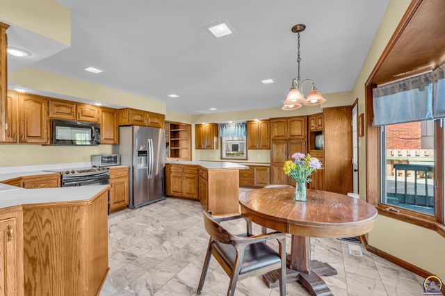 6250 SW 21st Ter, Topeka, KS 66610