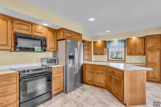 6250 SW 21st Ter, Topeka, KS 66610