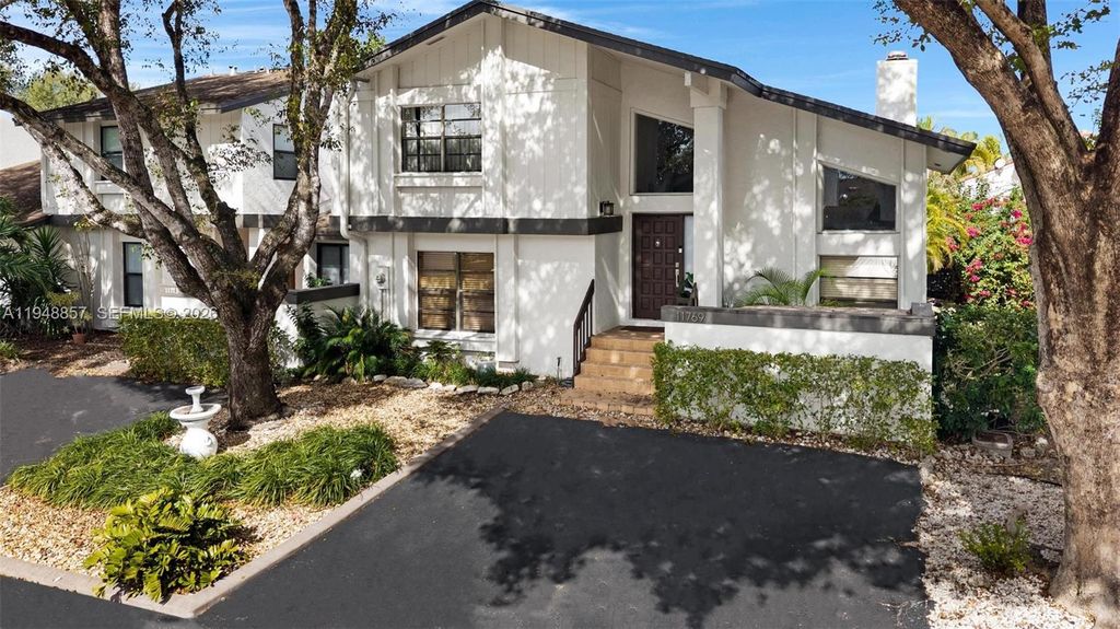 11769 SW 91st Ter, Miami, FL 33186