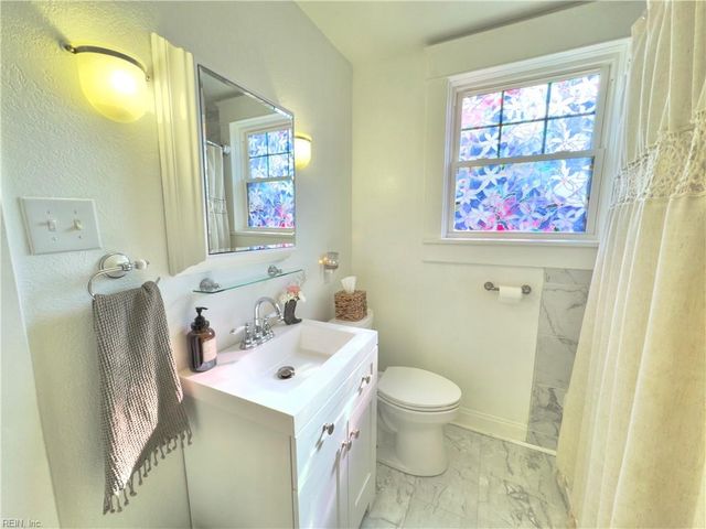 16 Dahlgren AVE, Portsmouth, VA 23702