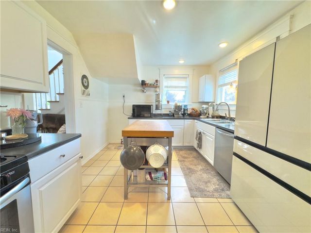 16 Dahlgren AVE, Portsmouth, VA 23702