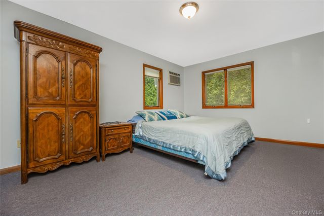21 Sams Path, Rocky Point, NY 11778
