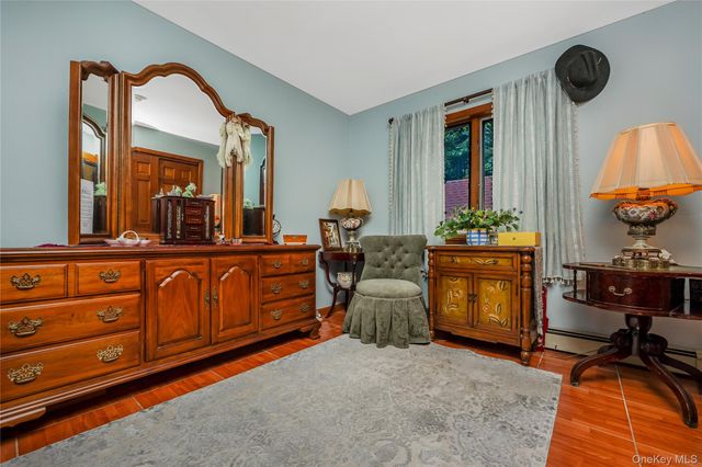 21 Sams Path, Rocky Point, NY 11778