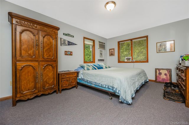 21 Sams Path, Rocky Point, NY 11778