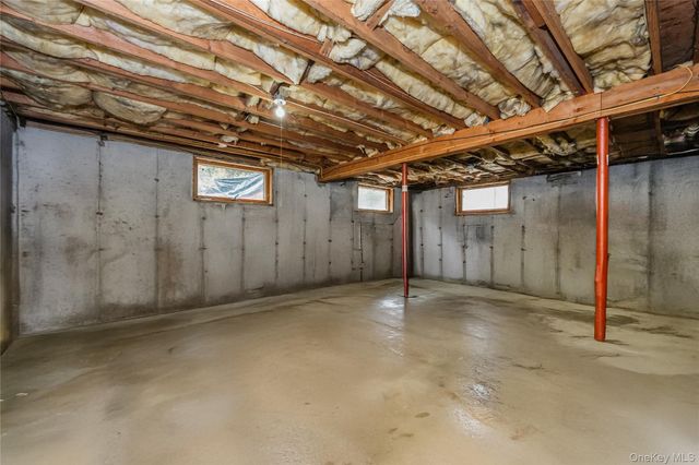 21 Sams Path, Rocky Point, NY 11778