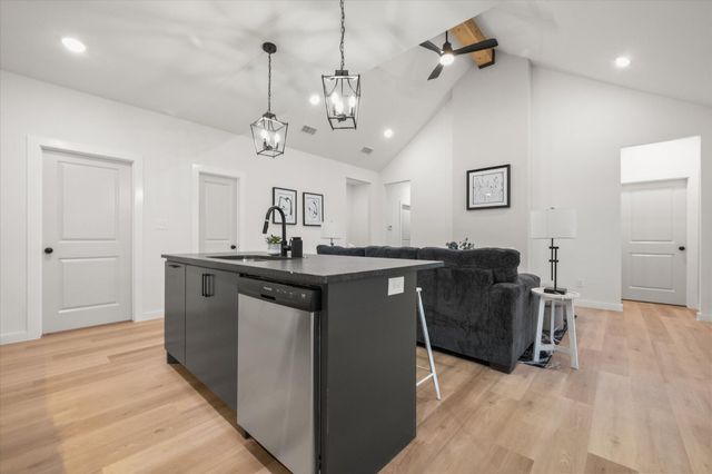 1412 Farmhouse Avenue, Wolfforth, TX 79382
