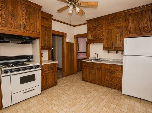 466 East Main Street, Chicopee, MA 01020