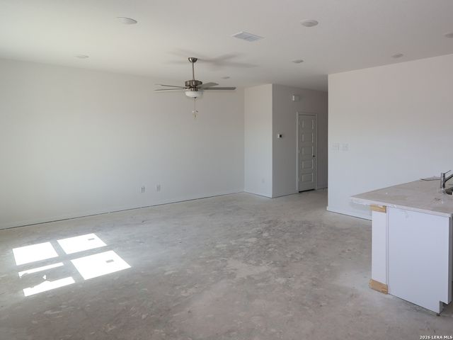 10438 White Hart Lane, Converse, TX 78109