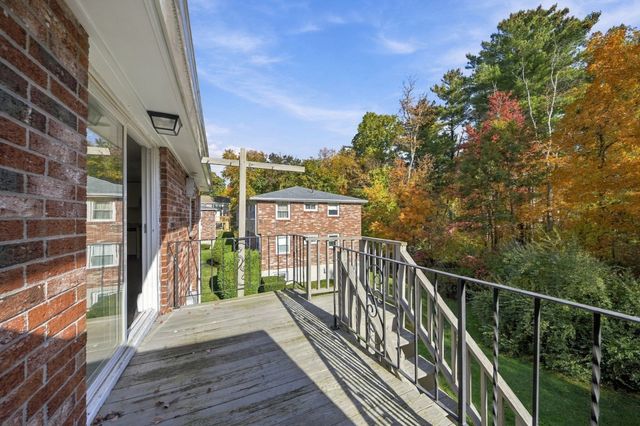 4 Greenleaf 4C, Merrimac, MA 01860