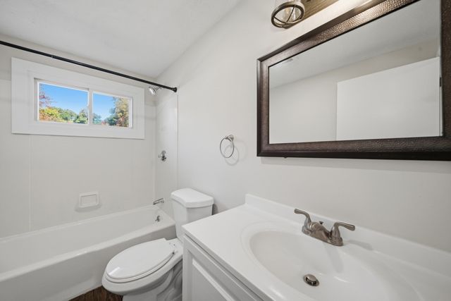 4 Greenleaf 4C, Merrimac, MA 01860