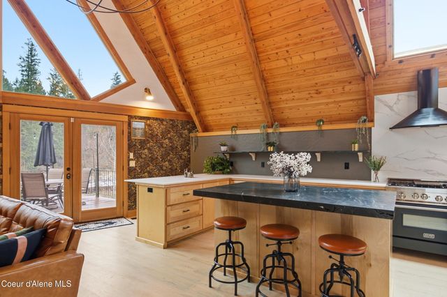 6246 W Ebbtide Dr, Coeur D'alene, ID 83814