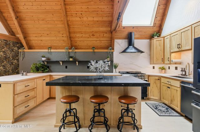 6246 W Ebbtide Dr, Coeur D'alene, ID 83814