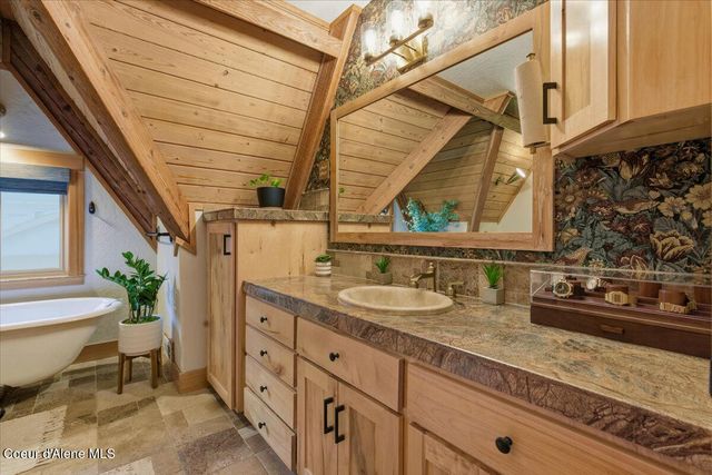 6246 W Ebbtide Dr, Coeur D'alene, ID 83814