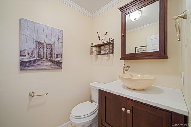 3 Hampton Drive, Center Moriches, NY 11934