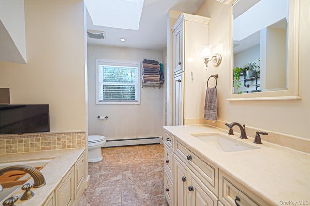 3 Hampton Drive, Center Moriches, NY 11934