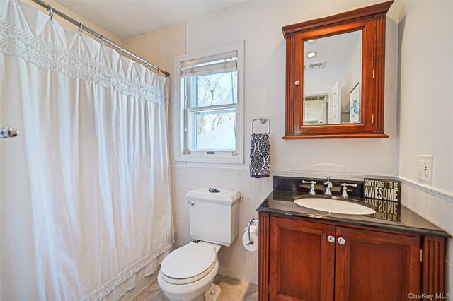3 Hampton Drive, Center Moriches, NY 11934