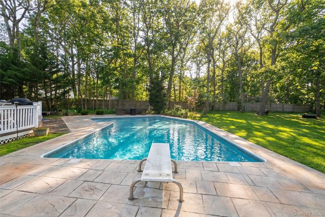 3 Hampton Drive, Center Moriches, NY 11934