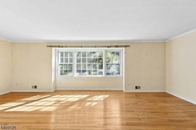 811 Cranford Ave, Westfield Town, NJ 07090