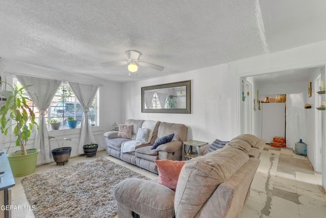 720 Johnson Street, Fabens, TX 79838