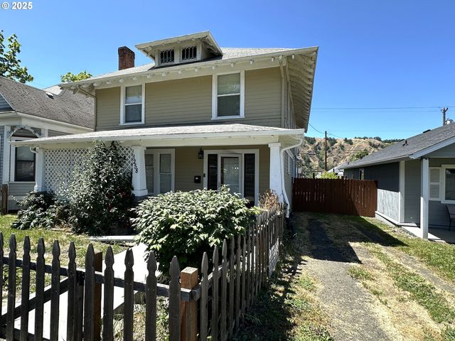 1258 Se PINE St, Roseburg, OR 97470