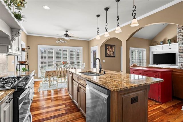 117 Sharp Mountain Crk, Ball Ground, GA 30107