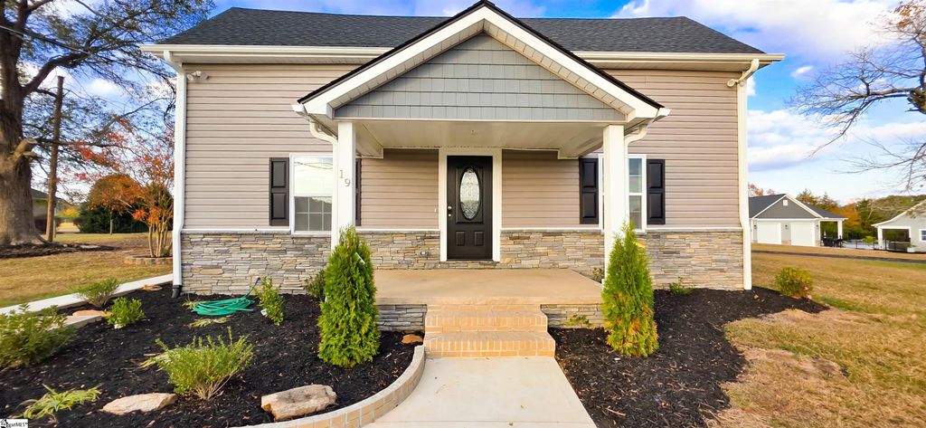 19 Holcombe Road, Piedmont, SC 29673