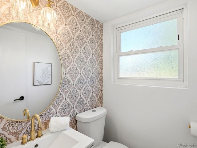 4000 S Spruce Street, Denver, CO 80237
