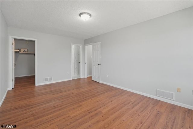 52 Burlington Ct 52, Hamburg Boro, NJ 07419