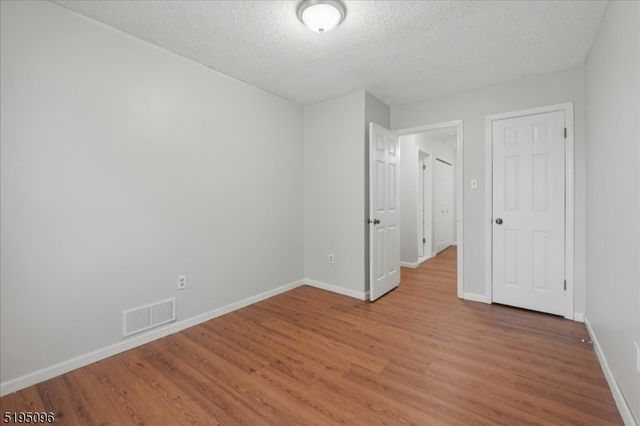 52 Burlington Ct 52, Hamburg Boro, NJ 07419
