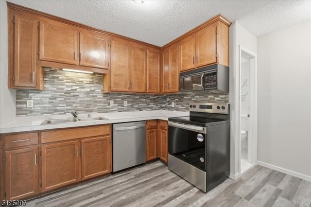 52 Burlington Ct 52, Hamburg Boro, NJ 07419