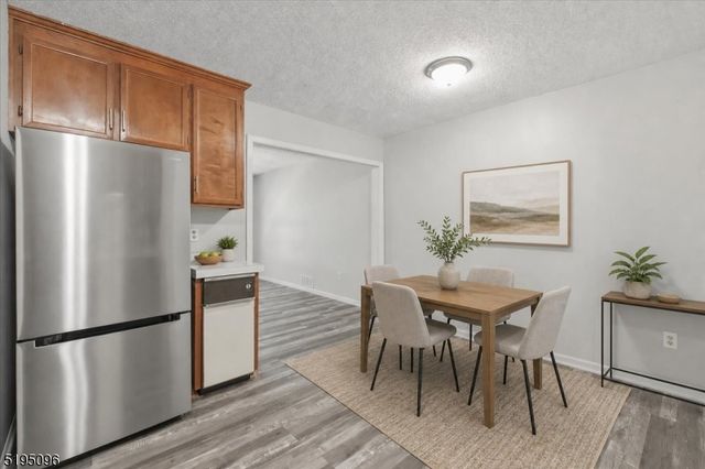 52 Burlington Ct 52, Hamburg Boro, NJ 07419
