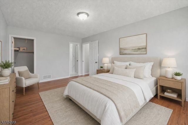 52 Burlington Ct 52, Hamburg Boro, NJ 07419