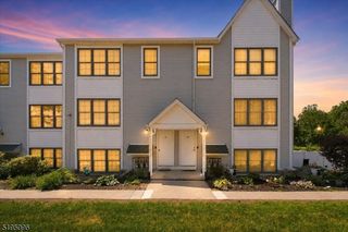 52 Burlington Ct 52, Hamburg Boro, NJ 07419