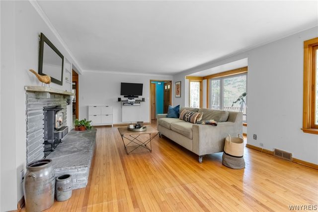 11382 Blanchard Road, Holland, NY 14080