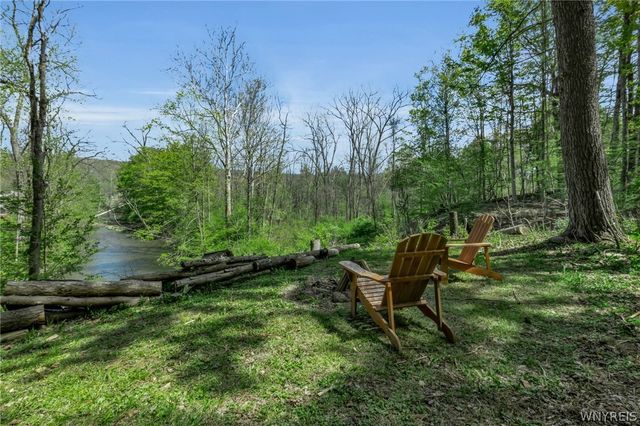 11382 Blanchard Road, Holland, NY 14080