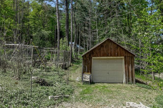 11382 Blanchard Road, Holland, NY 14080