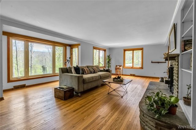 11382 Blanchard Road, Holland, NY 14080