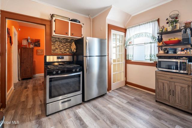 1149 Sumner Avenue, Schenectady, NY 12309