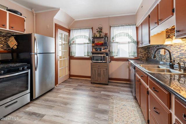 1149 Sumner Avenue, Schenectady, NY 12309