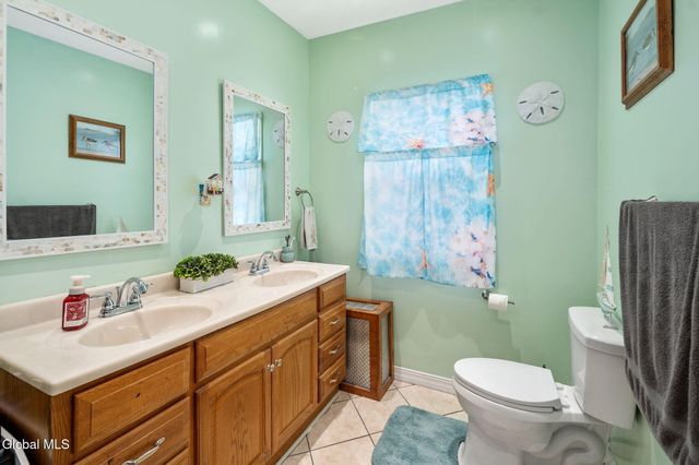 1149 Sumner Avenue, Schenectady, NY 12309