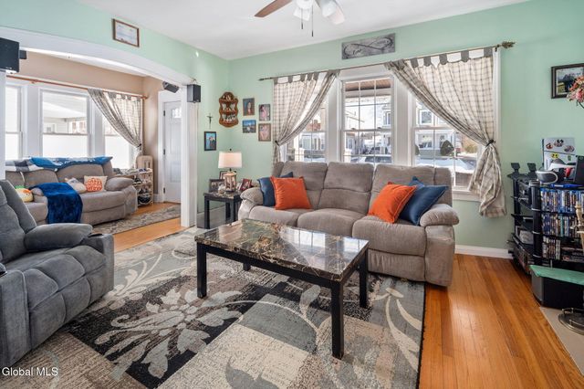 1149 Sumner Avenue, Schenectady, NY 12309